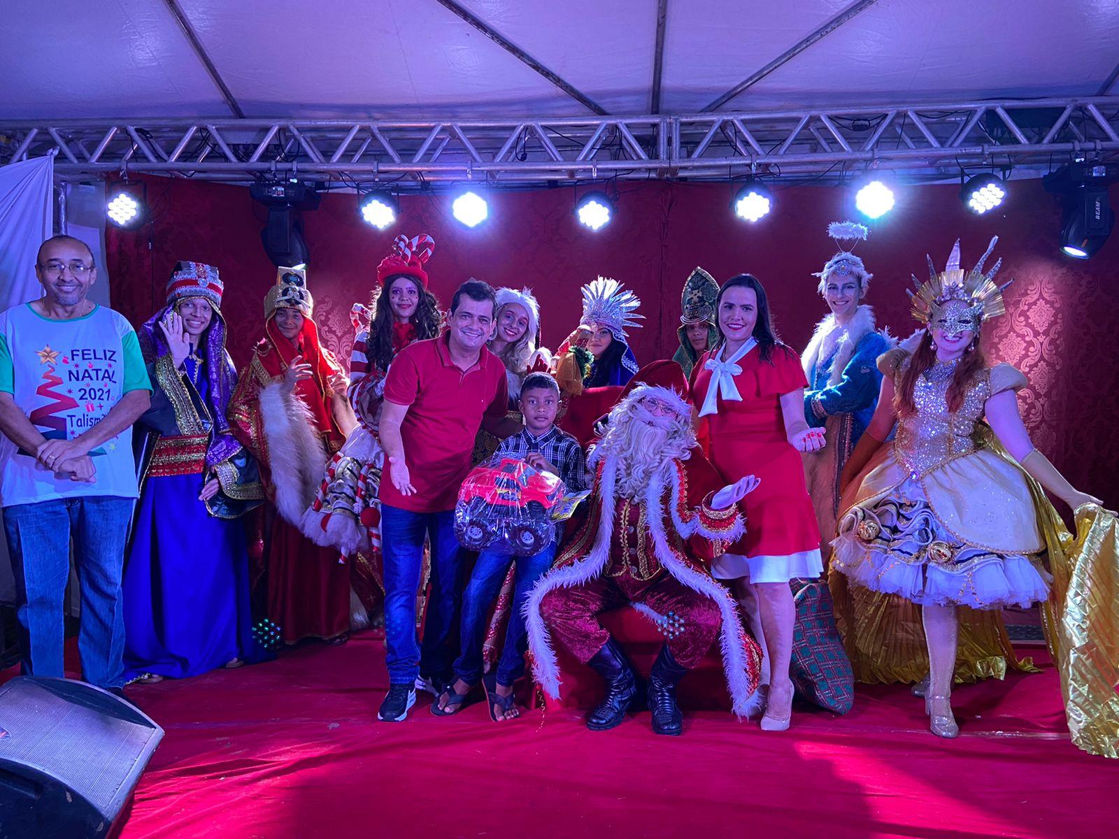 Prefeitura de Talismã comemora o natal com apresentações e entrega de presentes a nossas crianças