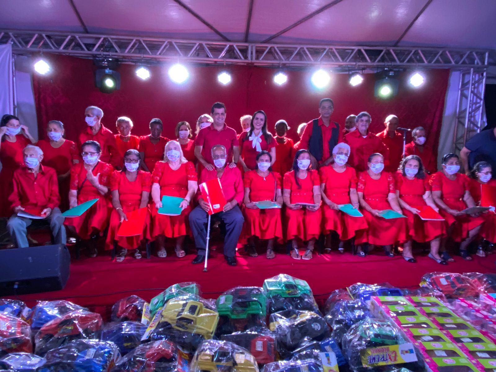 Prefeitura de Talismã comemora o natal com apresentações e entrega de presentes a nossas crianças