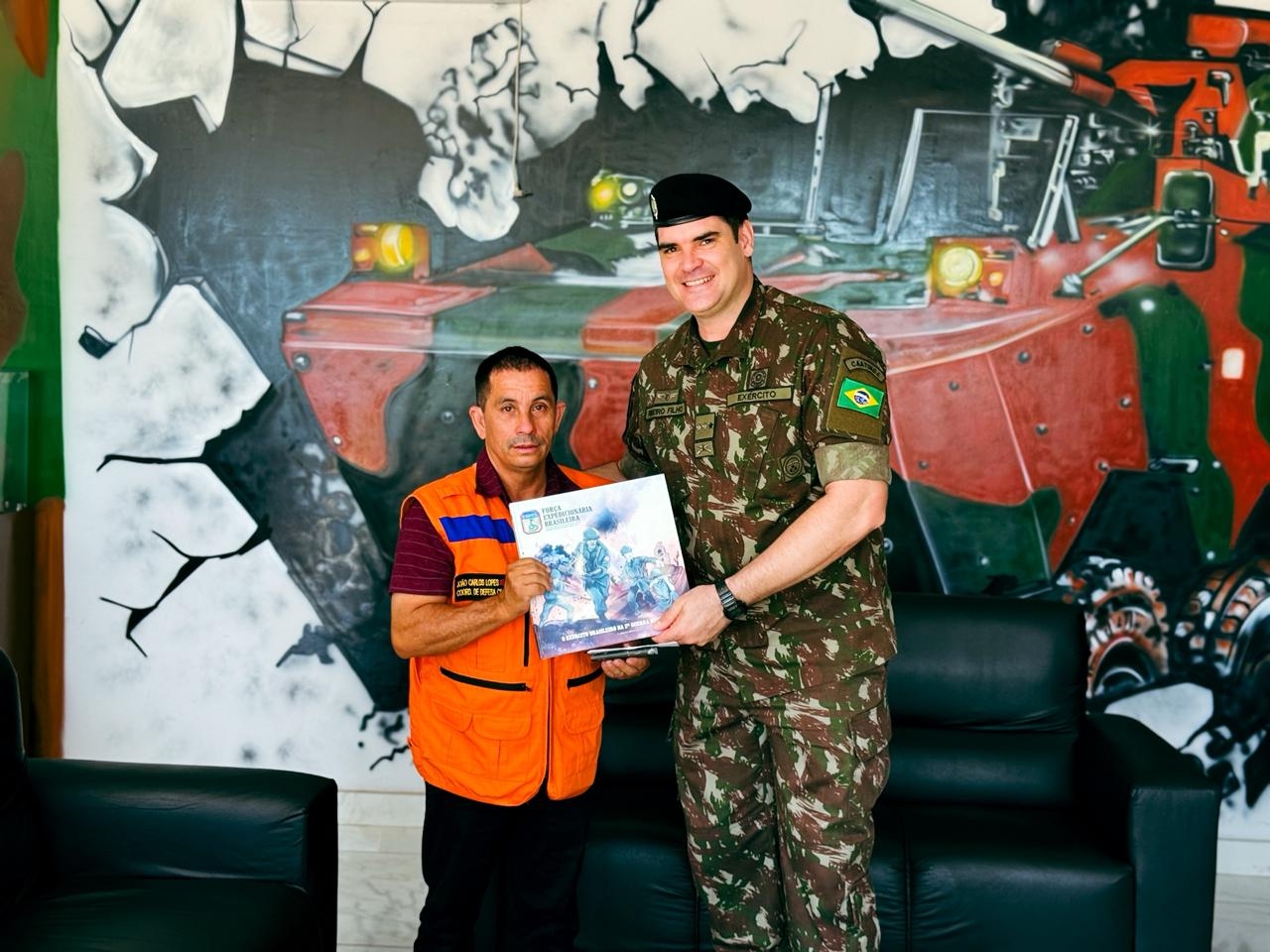 TALISMÃ RECEBE HOMENAGEM E APOIO PARA COMBATE A INCÊNDIOS FLORESTAIS.